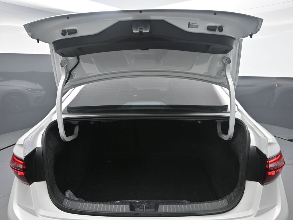 Used 2025 Volkswagen Jetta SEL image 31