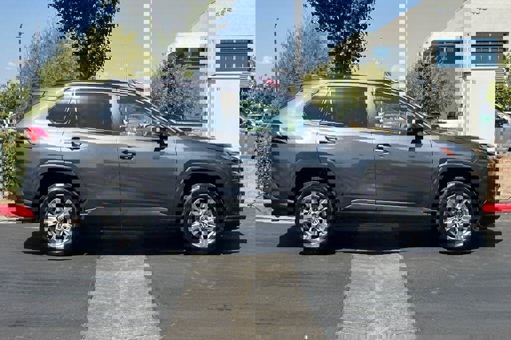 Used 2024 Toyota RAV4 XLE image 3