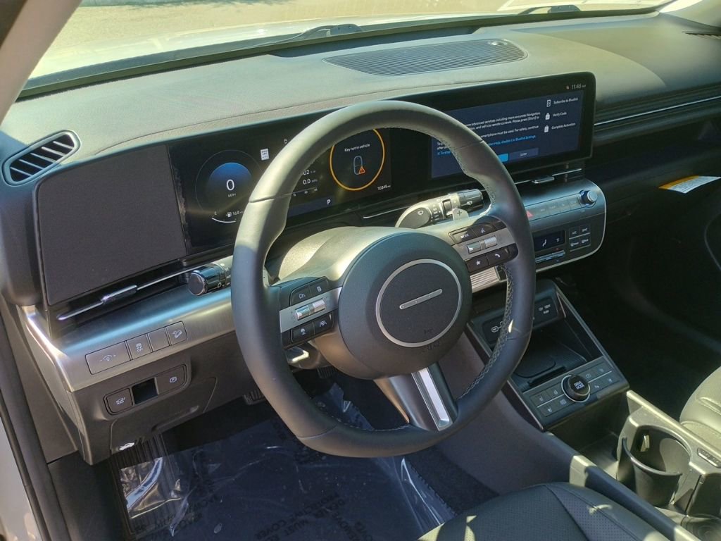 Used 2025 Hyundai Kona Limited image 12