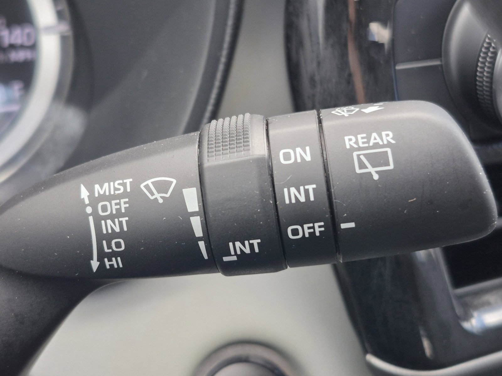 Used 2023 Toyota Highlander L image 33