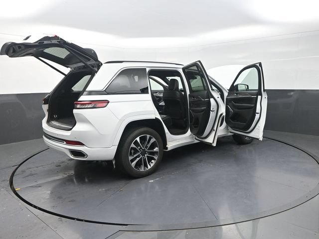Used 2023 Jeep Grand Cherokee Overland AWD/4WD image 37