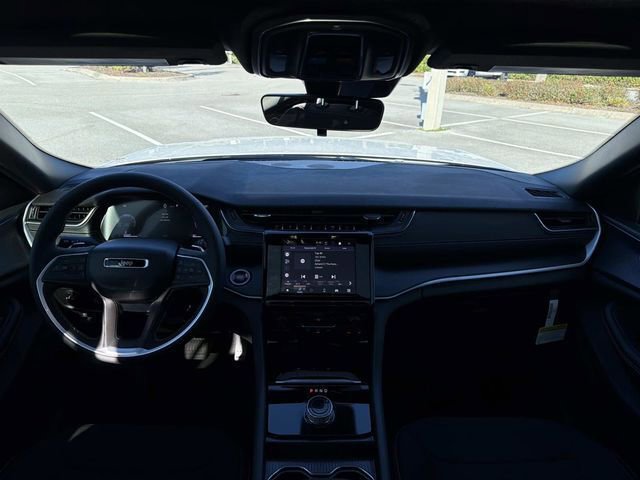 New 2025 Jeep Grand Cherokee Laredo X image 14