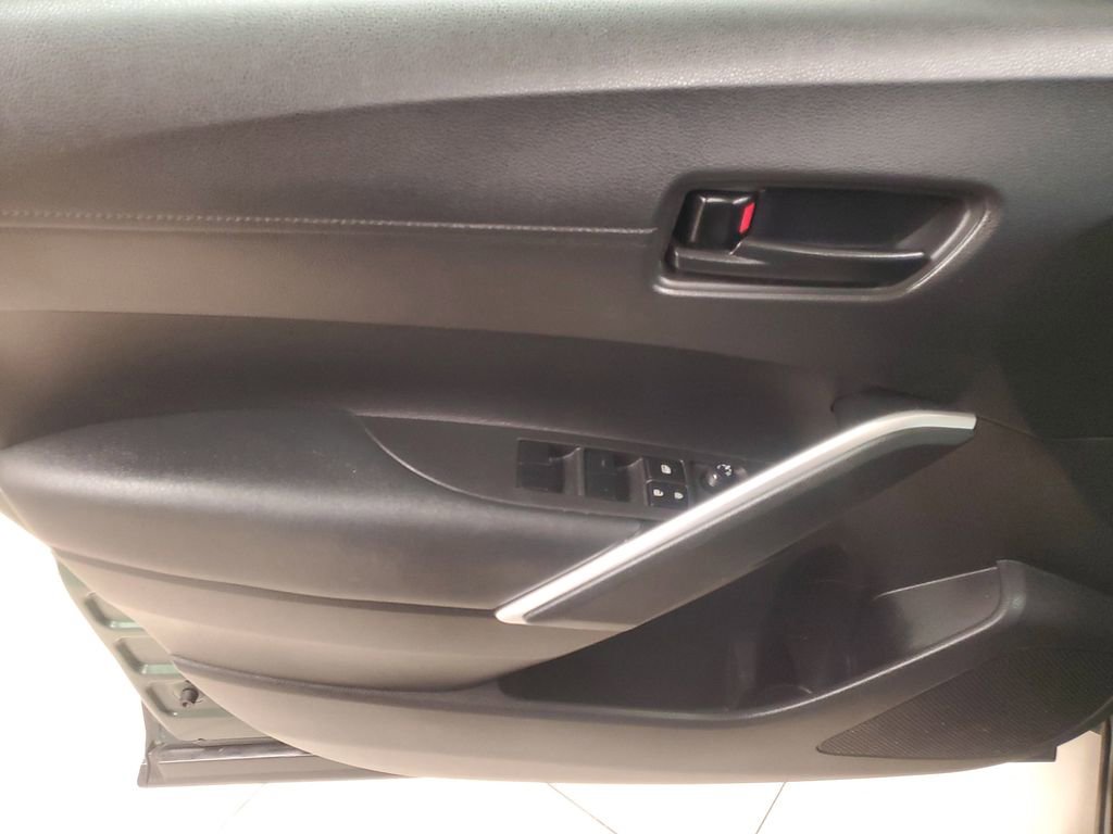 Used 2022 Toyota Corolla Cross LE w/ Moonroof Package image 18