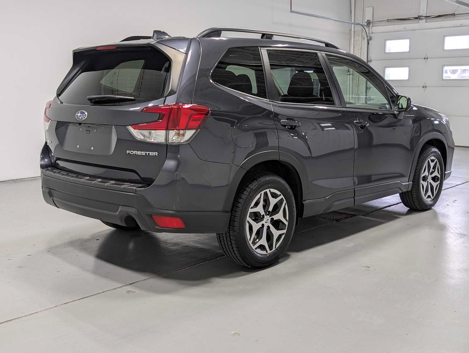 Used 2019 Subaru Forester Premium w/ Popular Package #1 AWD/4WD image 8