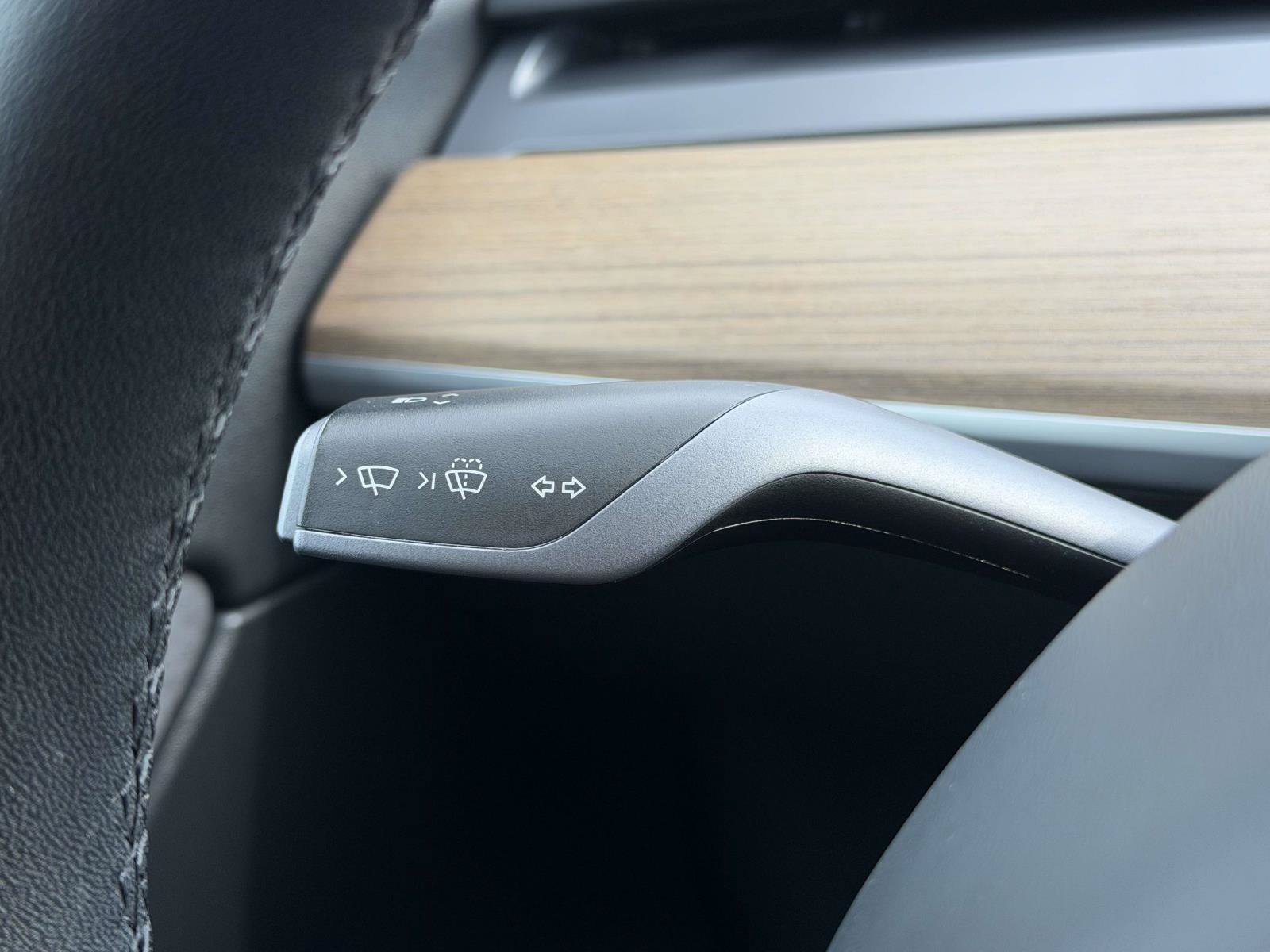 Used 2022 Tesla Model Y Long Range AWD/4WD image 16