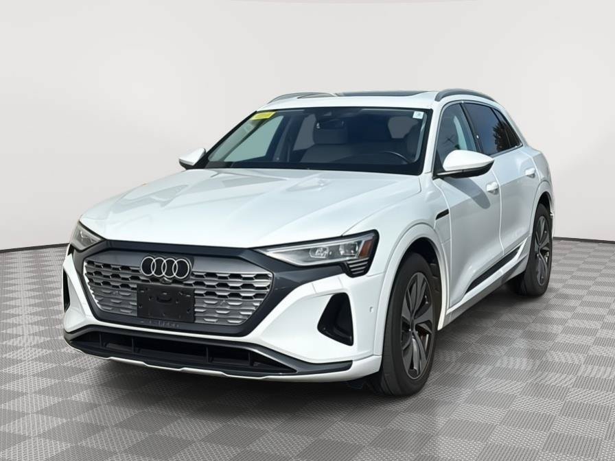 Used 2024 Audi Q8 e-tron Premium Plus w/ Premium Plus Package AWD/4WD image 4