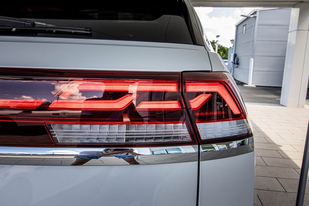 New 2026 Volkswagen Atlas Cross Sport SE image 18