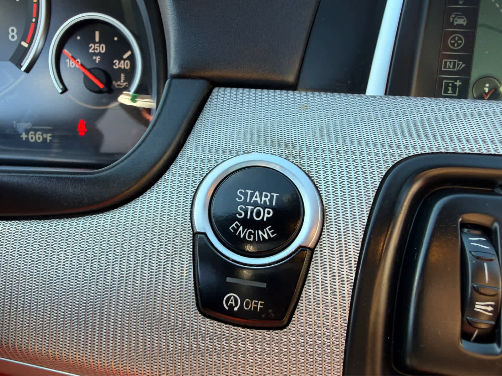 Used 2014 BMW M5 image 23