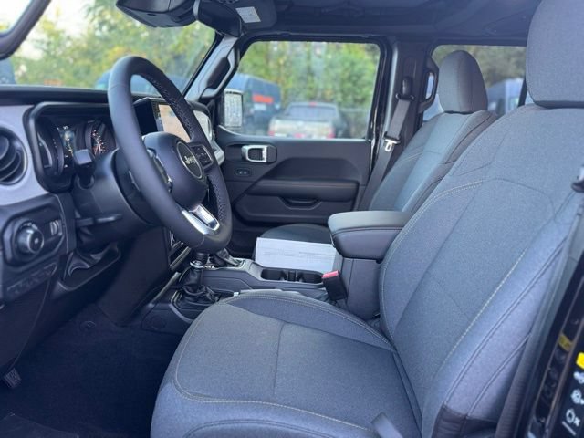 New 2025 Jeep Wrangler Unlimited Sahara AWD/4WD image 15