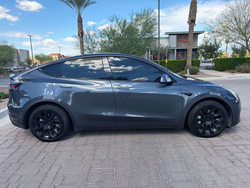 Used 2021 Tesla Model Y Long Range AWD/4WD image 2