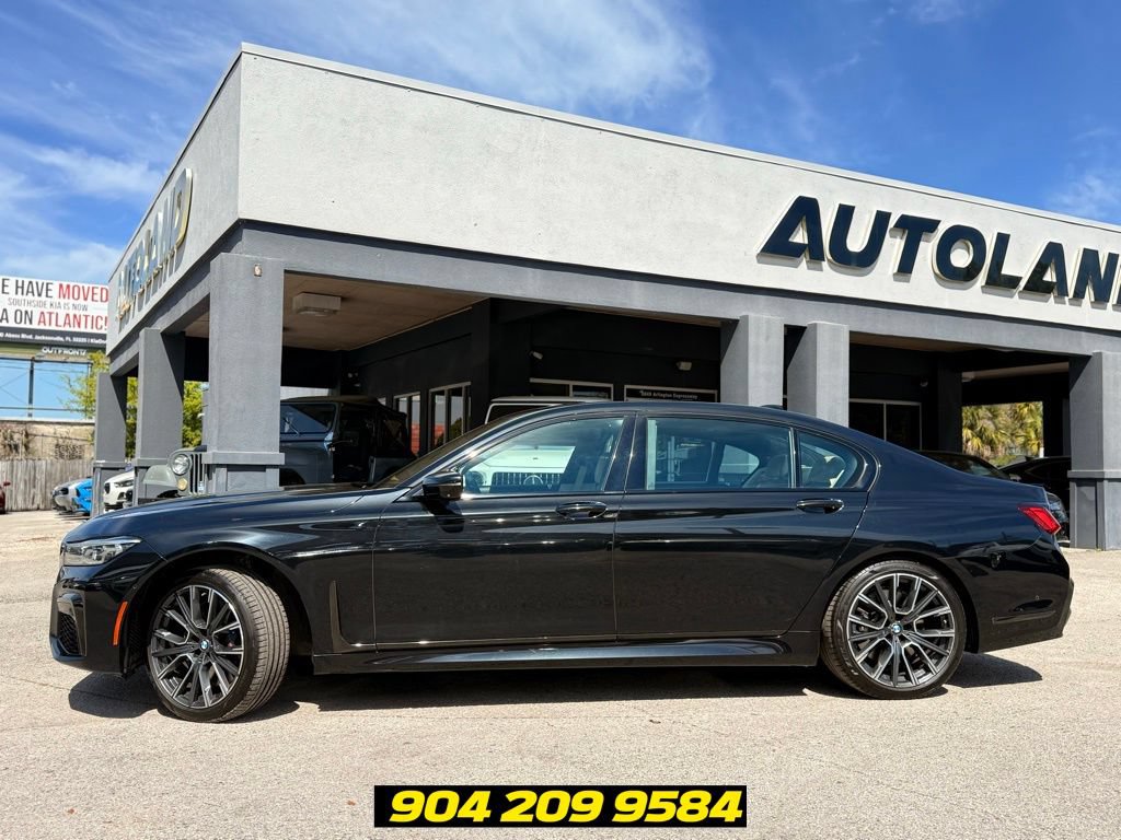 Used 2020 BMW 740i w/ Luxury Rear Seating Package RWD image 4