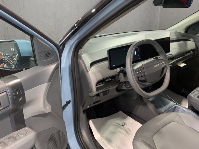 New 2027 Kia EV3 Wind FWD image 13