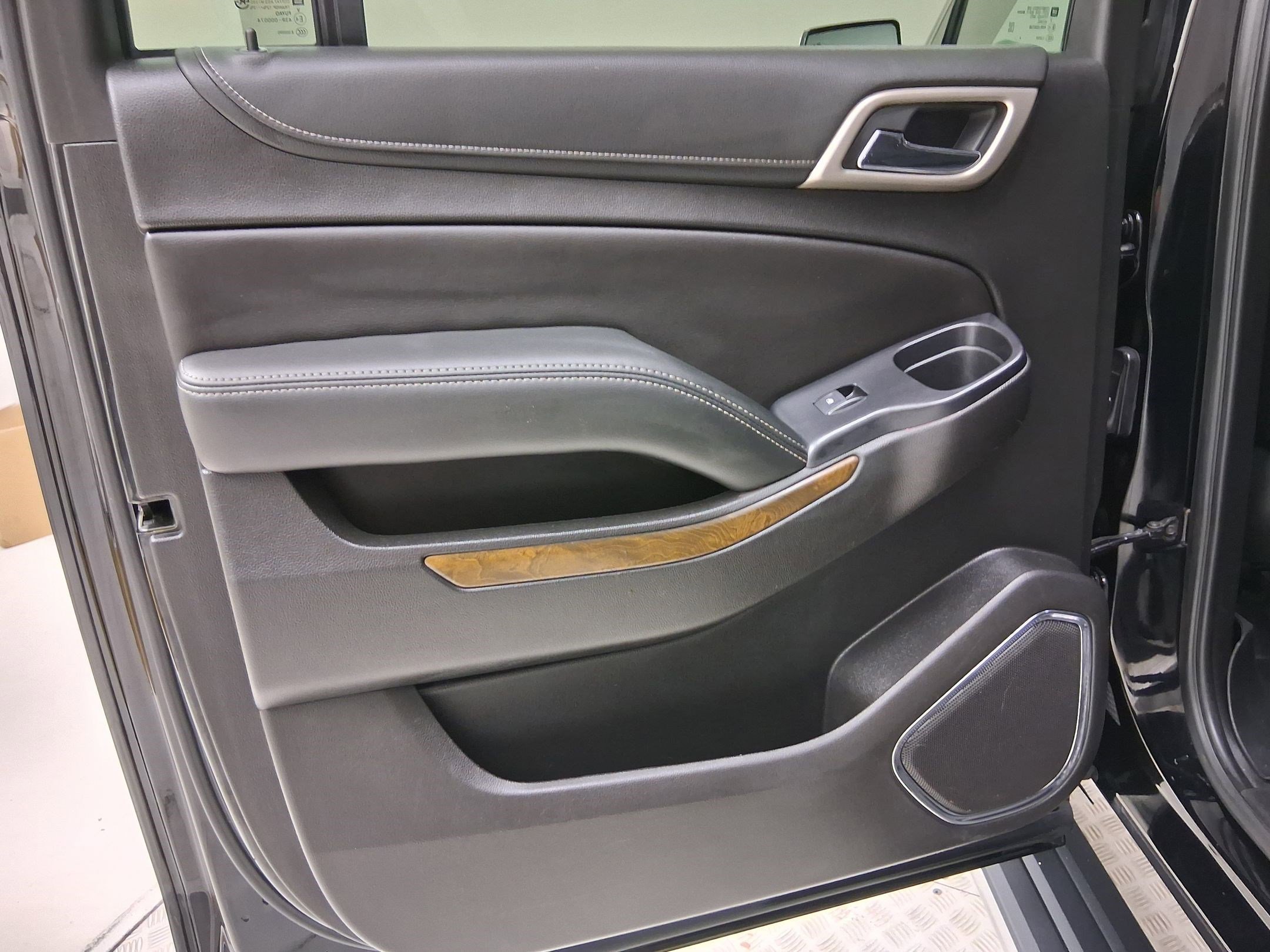 Used 2019 GMC Yukon XL Denali w/ Denali Ultimate Package image 30