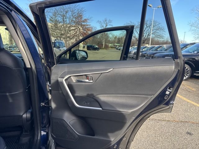 Used 2020 Toyota RAV4 XLE Premium image 34