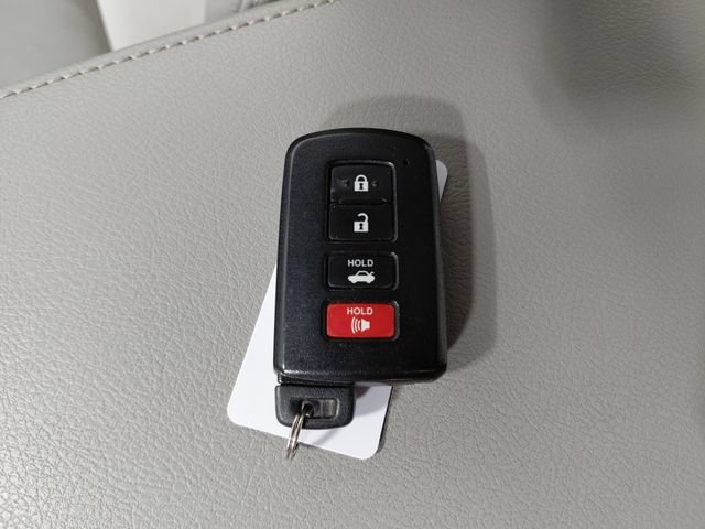 Used 2012 Toyota Camry XLE FWD image 37