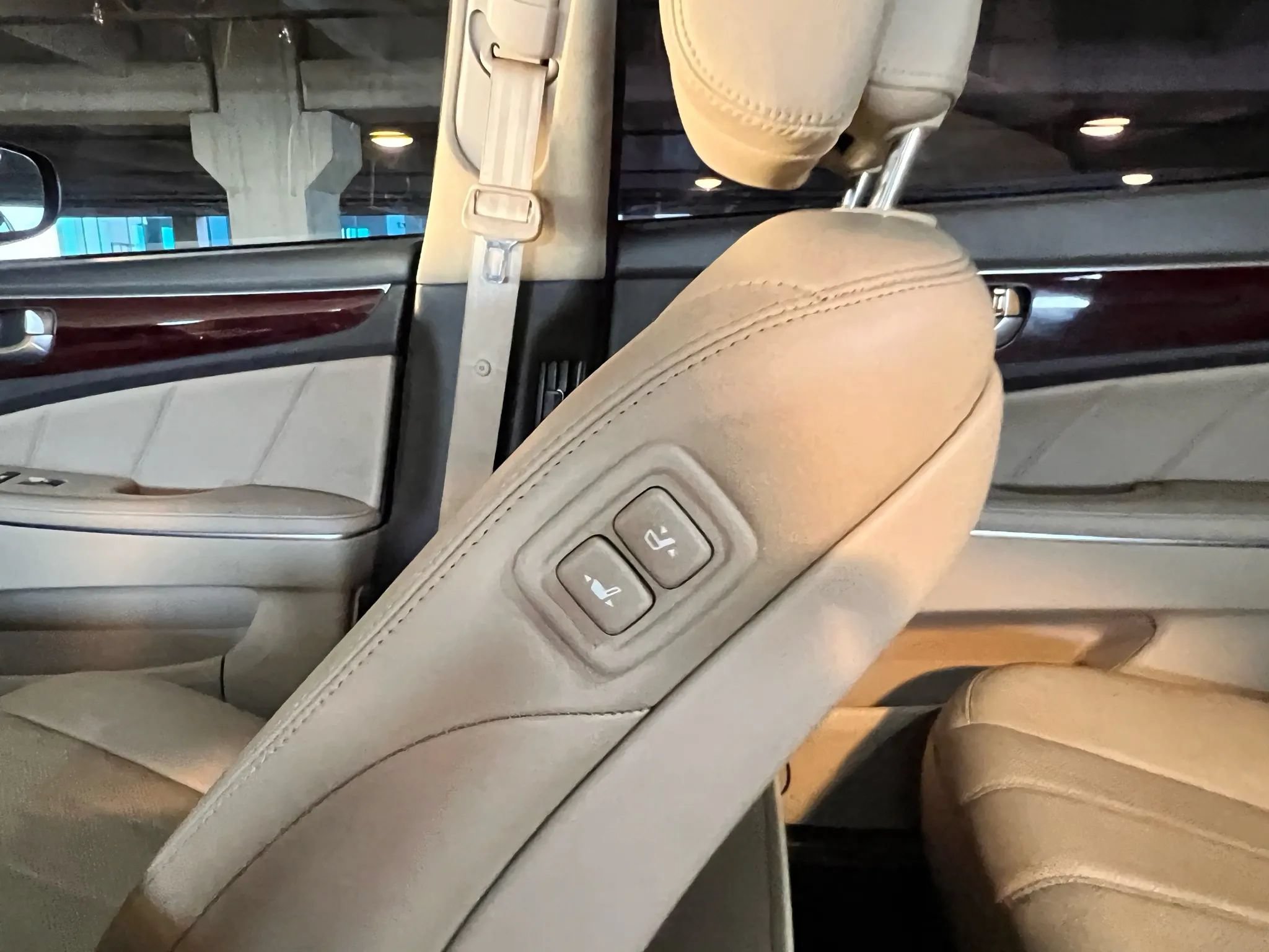 Used 2011 Hyundai Equus Signature RWD image 21