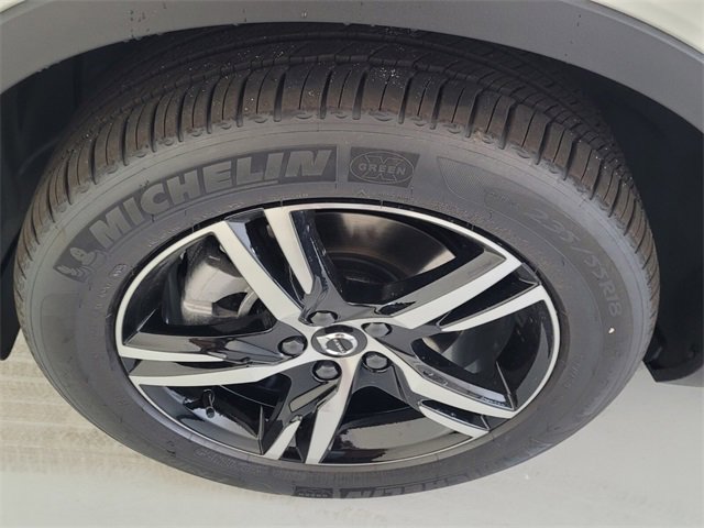 New 2026 Volvo XC40 B5 Core w/ Climate Package image 15