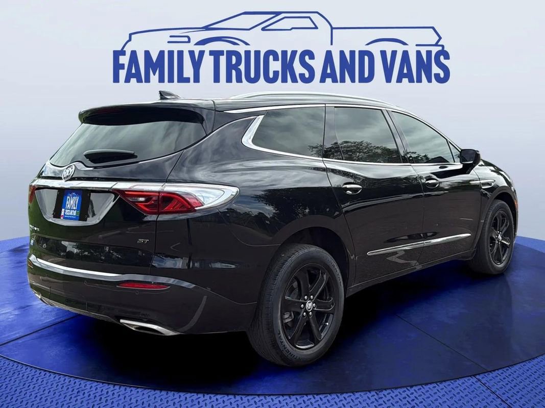 Used 2023 Buick Enclave Essence w/ Experience Buick Package image 5