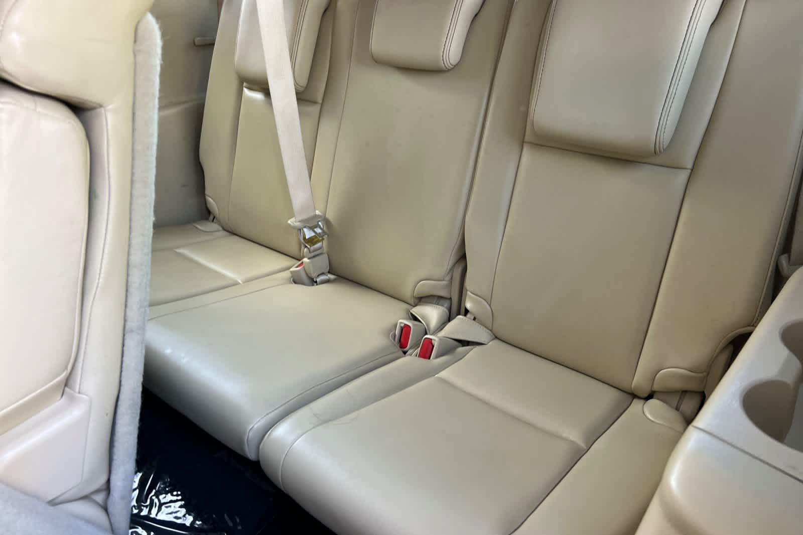 Used 2014 Toyota Highlander XLE FWD image 16