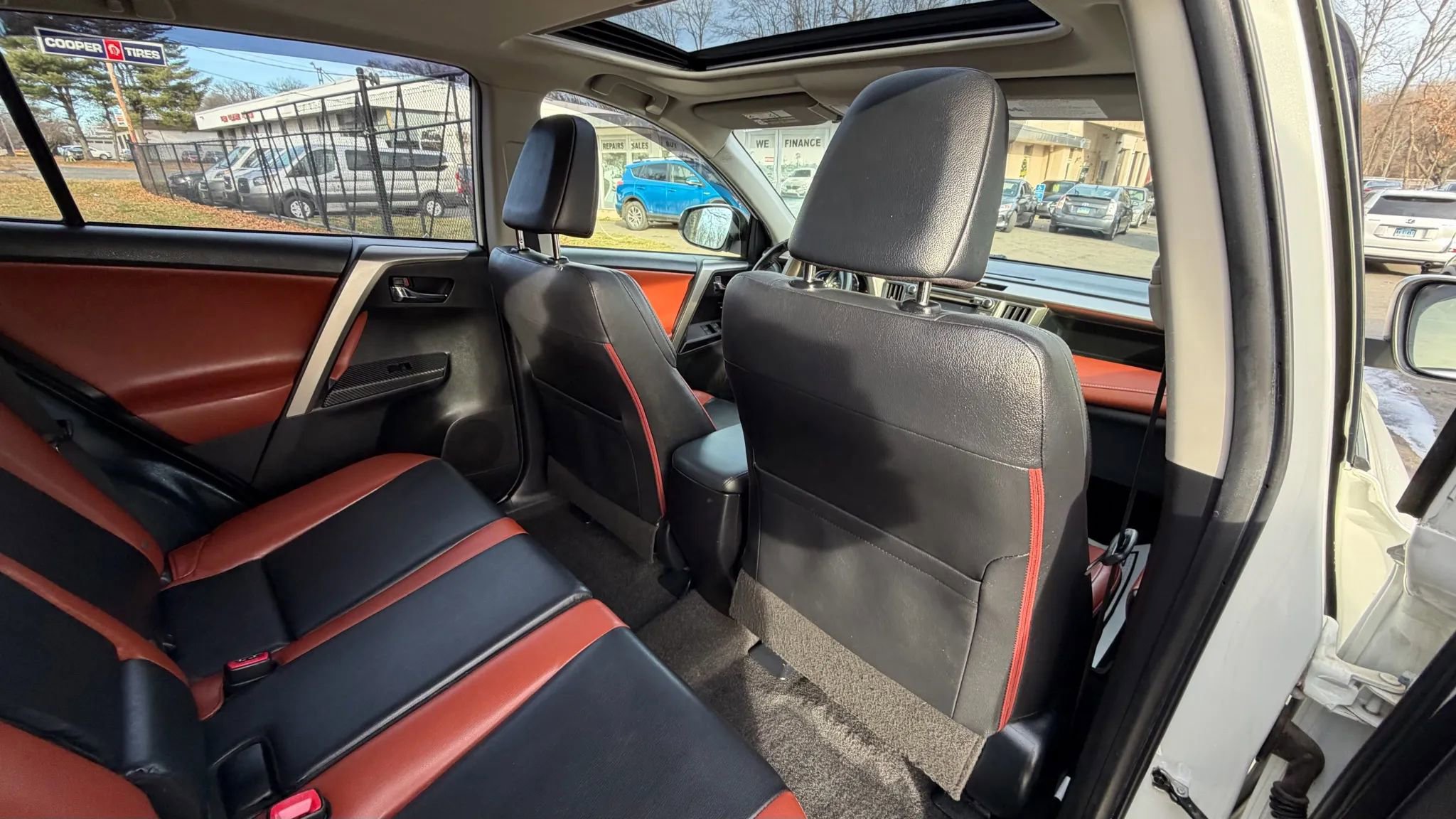 Used 2015 Toyota RAV4 Limited image 16