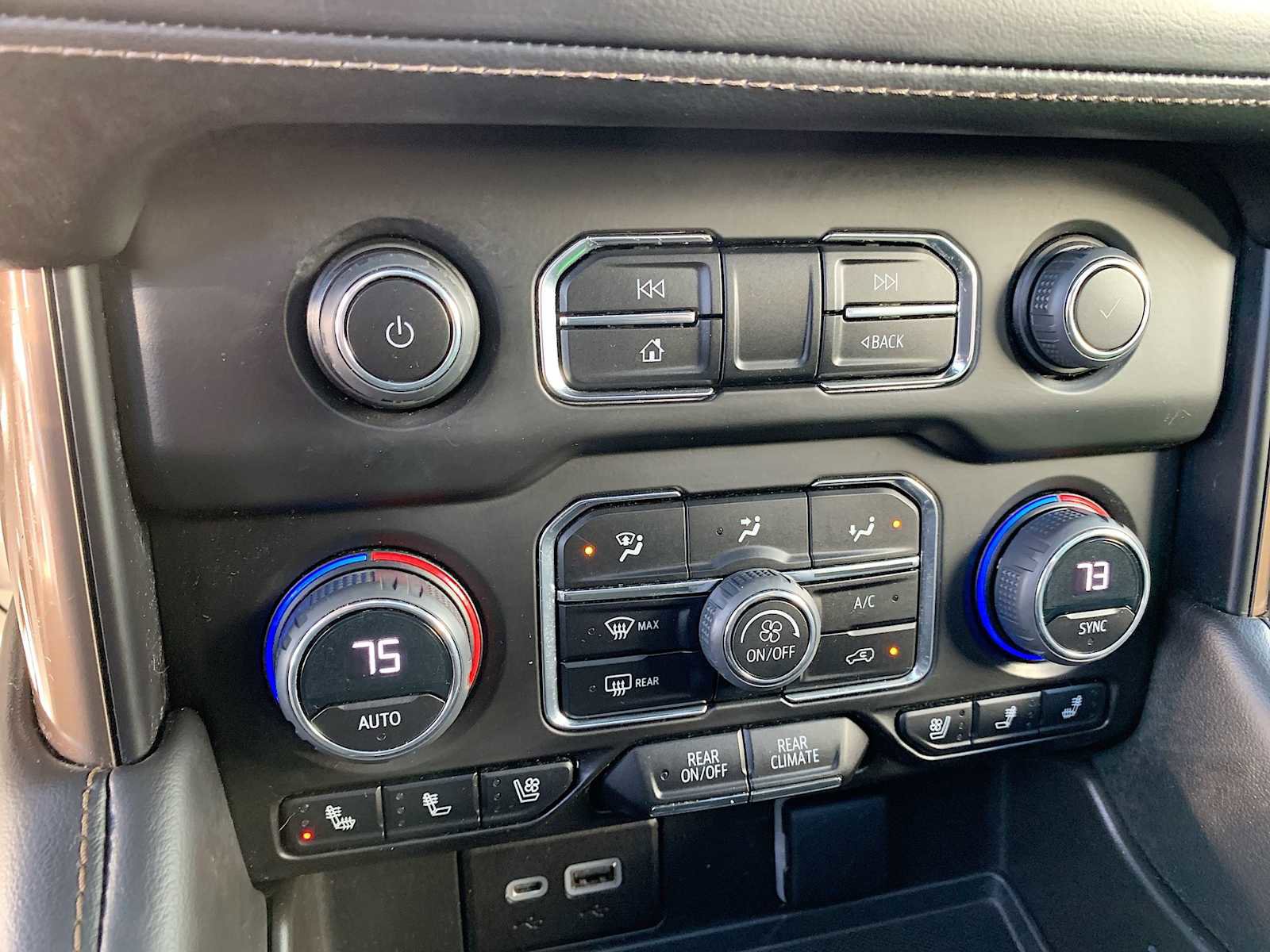 Certified 2023 Chevrolet Suburban High Country image 18