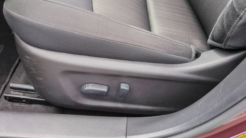 Used 2024 Nissan Altima 2.5 SV FWD image 12