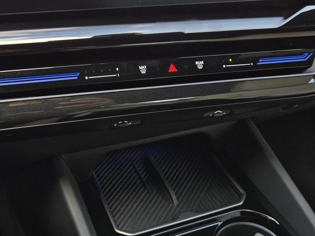 Used 2025 BMW 530i xDrive w/ M Sport Package AWD/4WD image 23