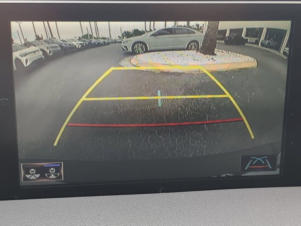 Used 2022 Lexus UX 200 w/ Accessory Package (Z2) FWD image 22