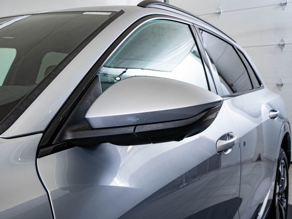 Used 2022 Audi e-tron Premium w/ Convenience Plus Package image 17