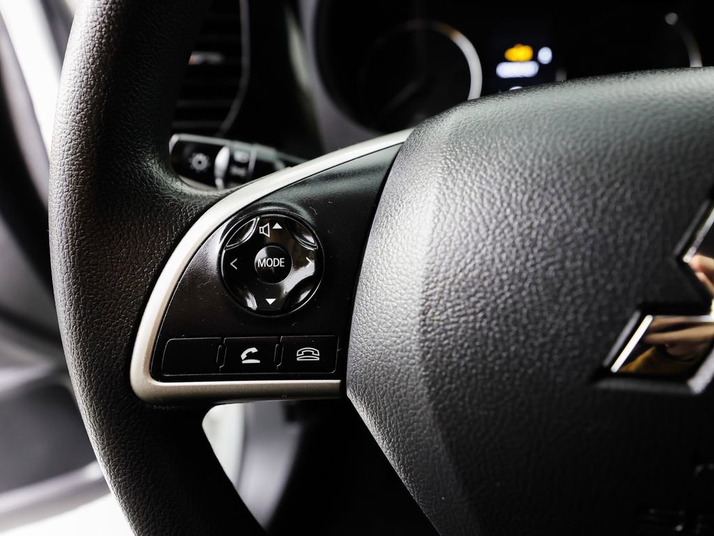 Used 2020 Mitsubishi Outlander ES image 30