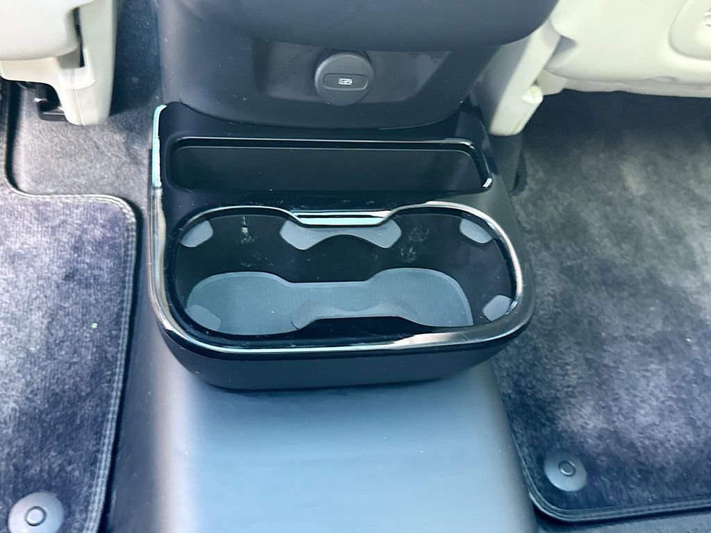 Used 2022 Volvo XC90 T6 Inscription w/ Lounge Package image 29