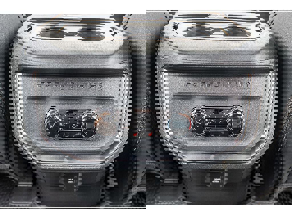 New 2025 Ford Expedition Platinum w/ Stealth Performance Package image 25