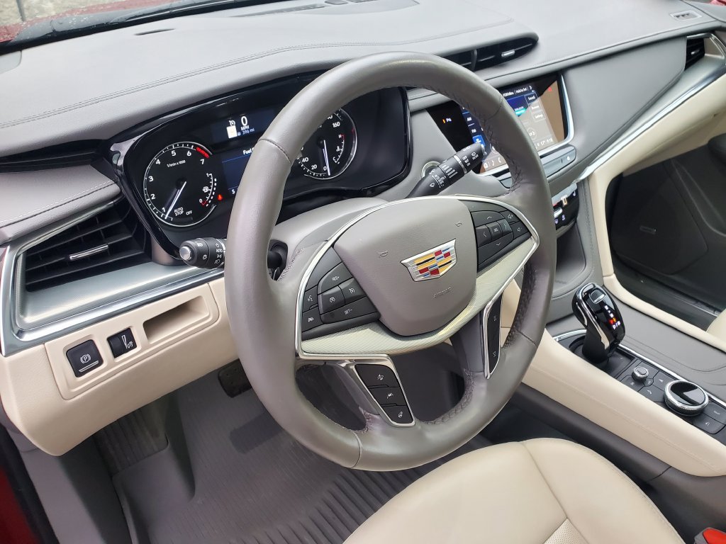 Used 2023 Cadillac XT5 Premium Luxury w/ LPO, Floor Liner Package AWD/4WD image 19
