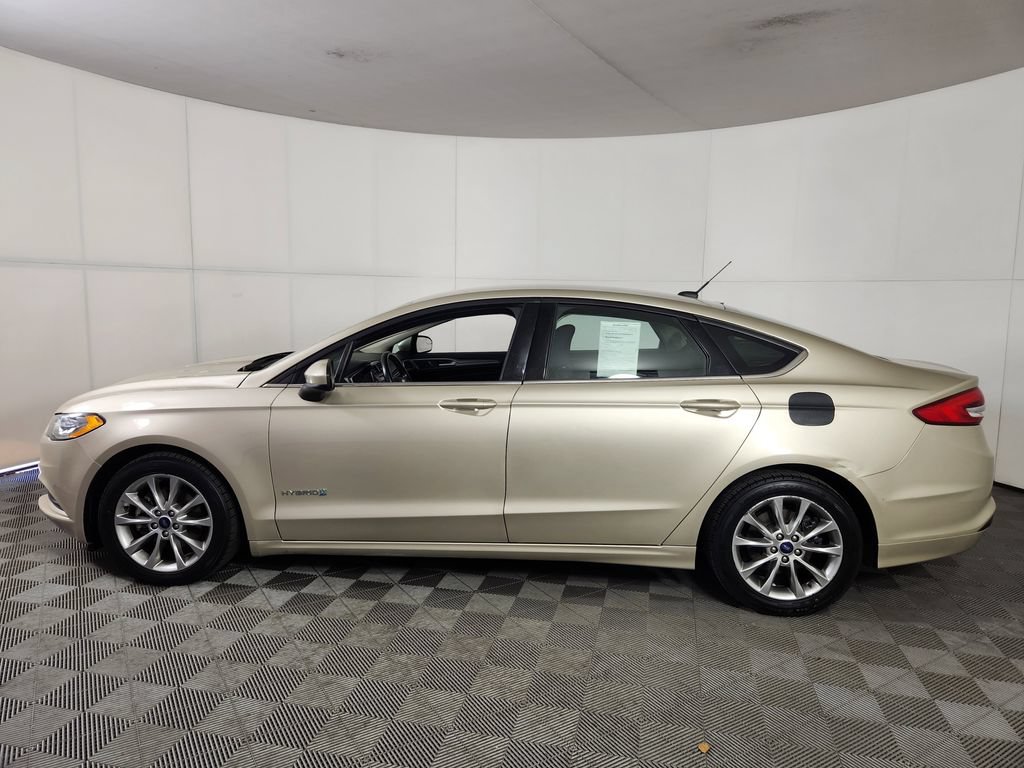 Used 2017 Ford Fusion SE FWD image 4