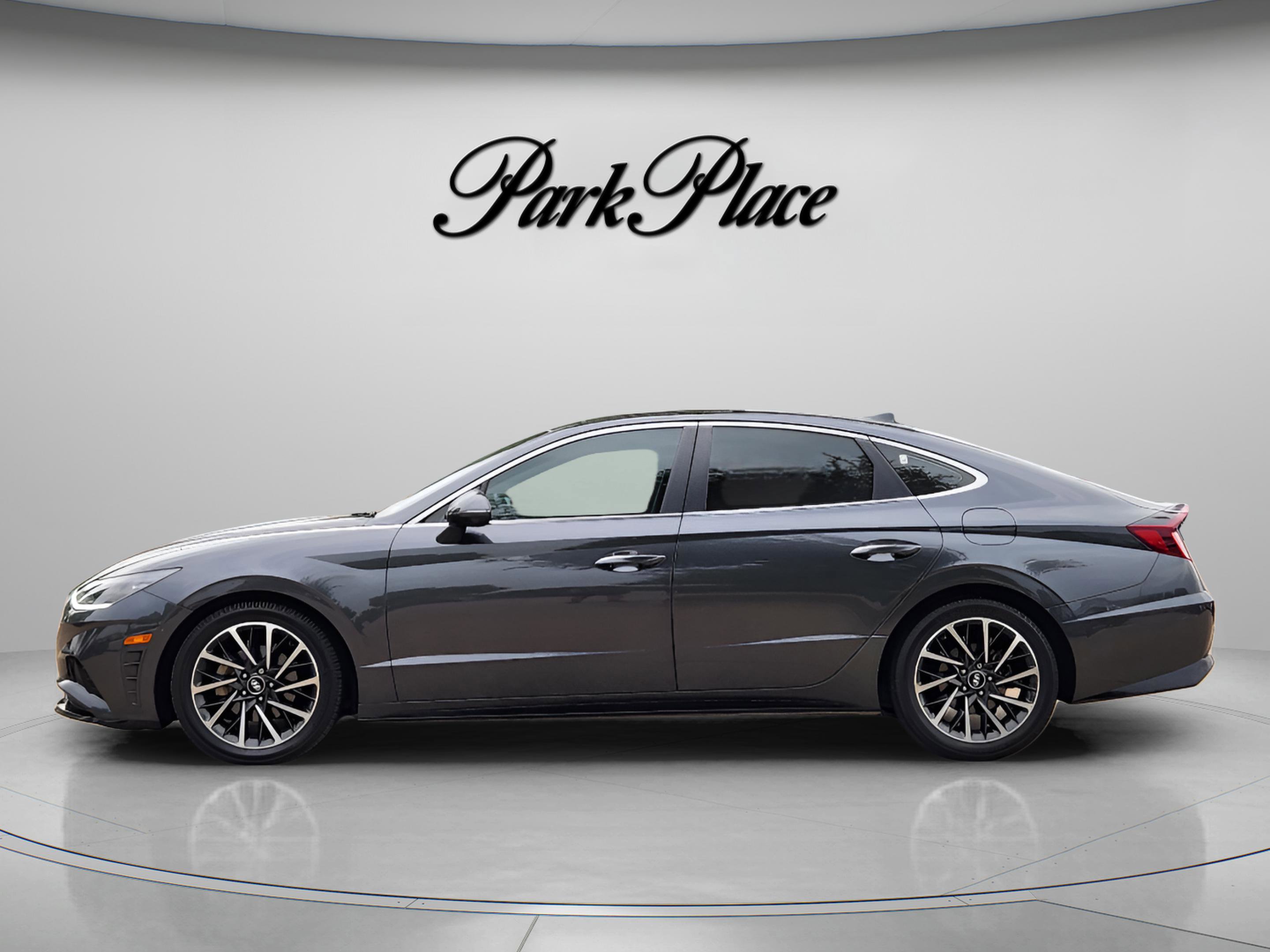 Used 2020 Hyundai Sonata Limited w/ Cargo Package FWD image 2