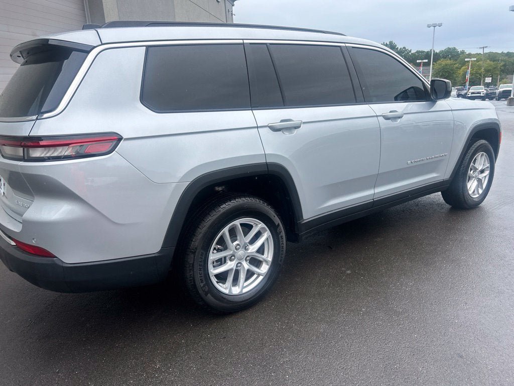 Used 2025 Jeep Grand Cherokee L Laredo w/ Trailer Tow Package AWD/4WD image 6