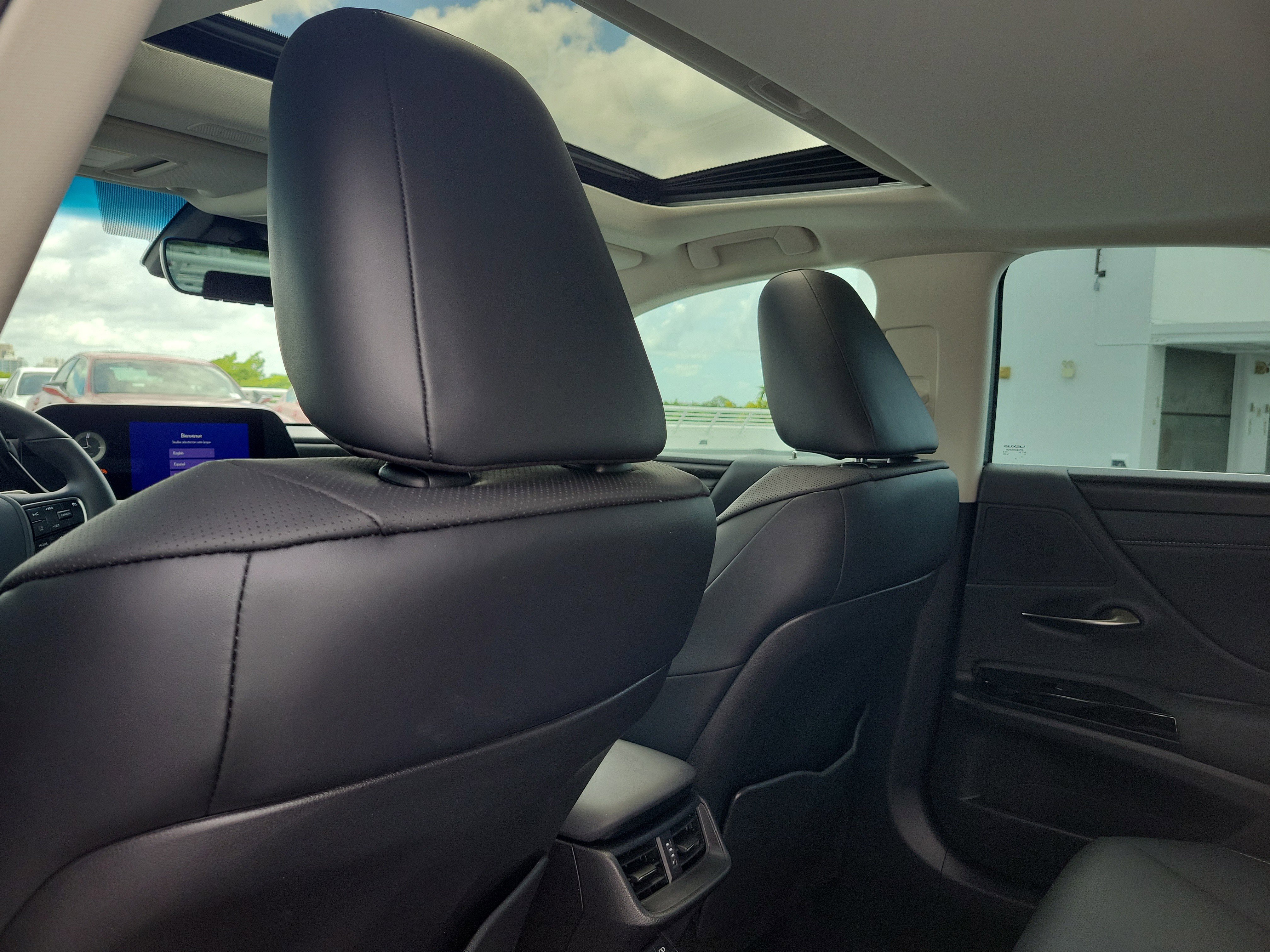 Used 2024 Lexus ES 350 w/ Premium Package FWD image 13