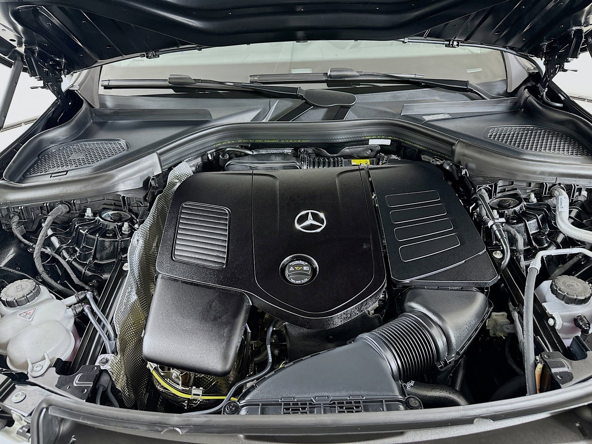 New 2026 Mercedes-Benz GLC 300 image 32