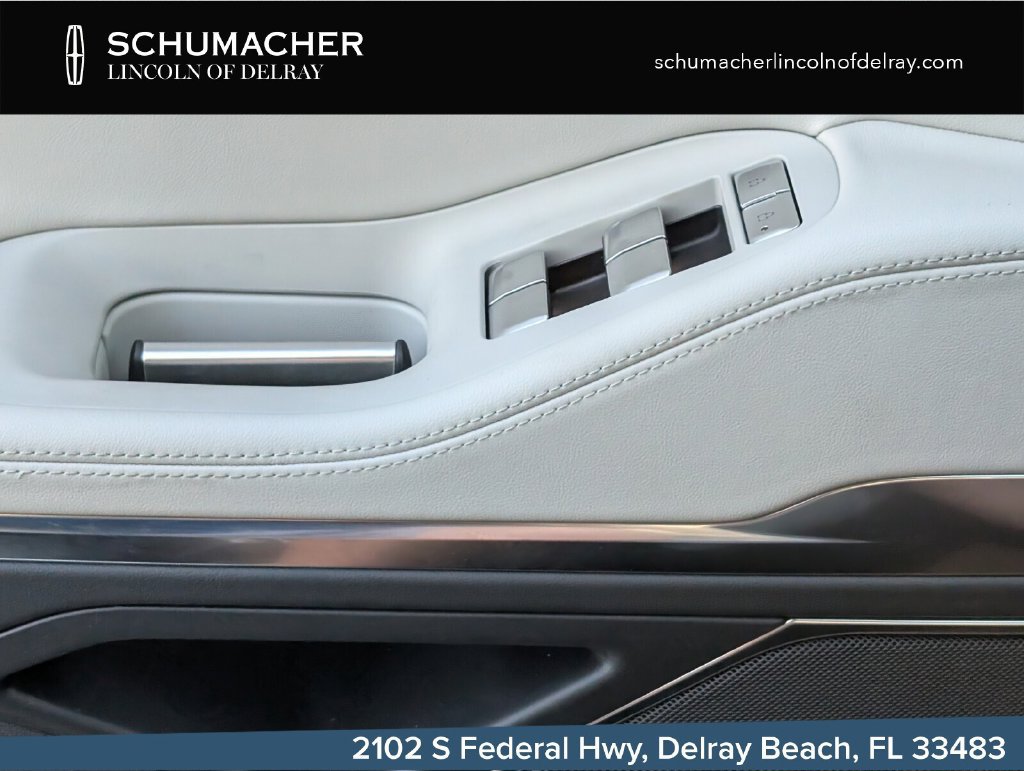 New 2026 Lincoln Navigator Premiere AWD/4WD image 21