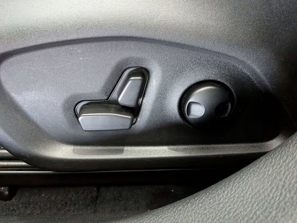 Used 2025 Jeep Compass Limited image 9