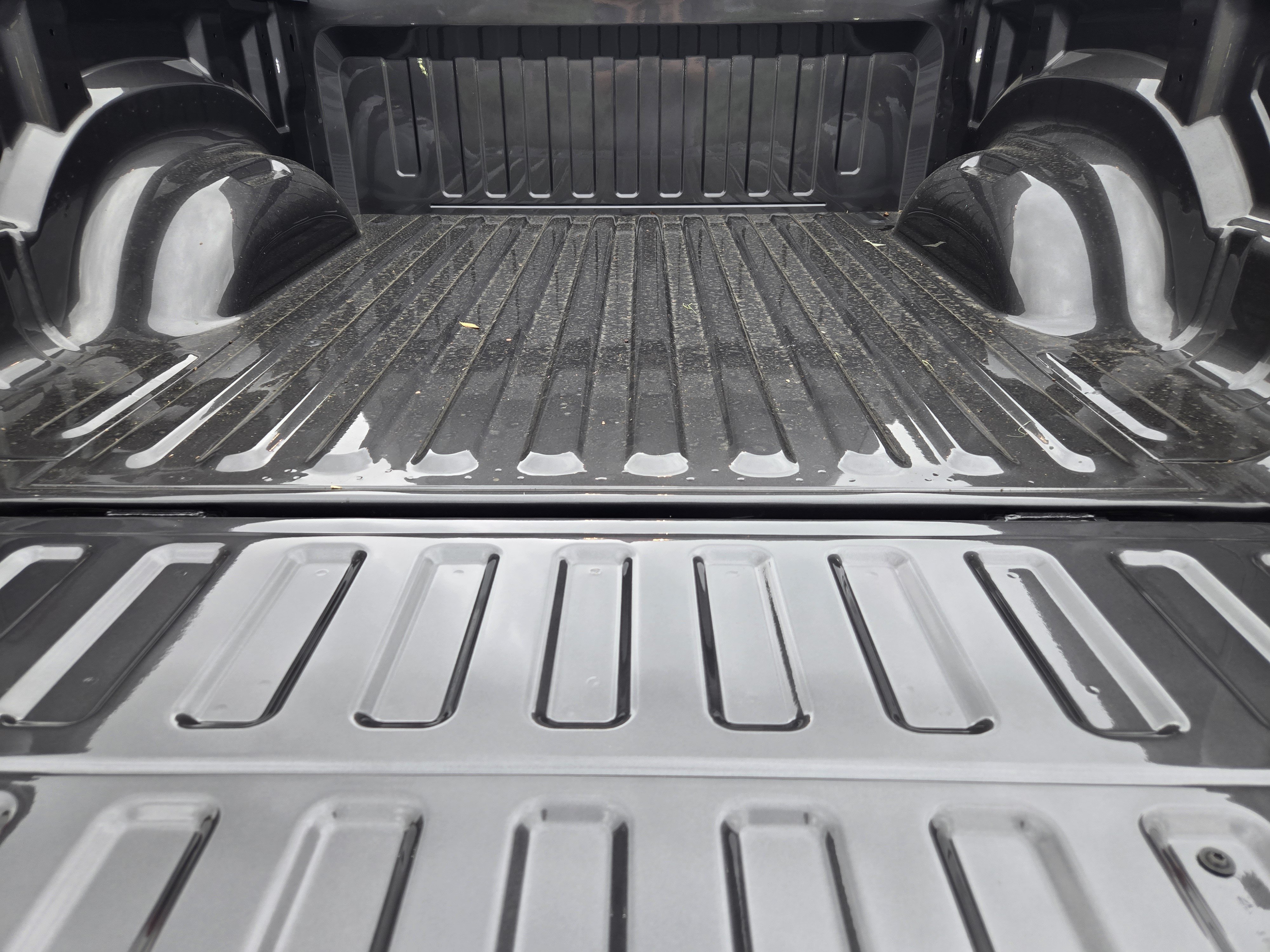 New 2026 RAM 1500 Laramie w/ Sport Appearance Package AWD/4WD image 23