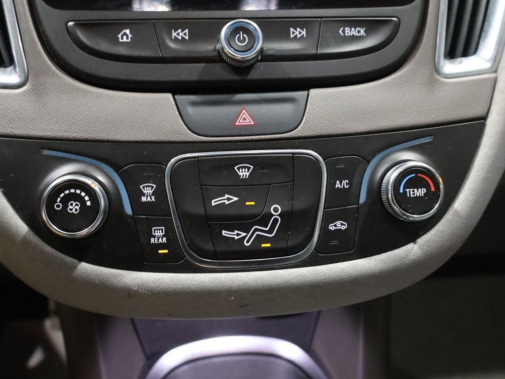Used 2017 Chevrolet Malibu LT image 28