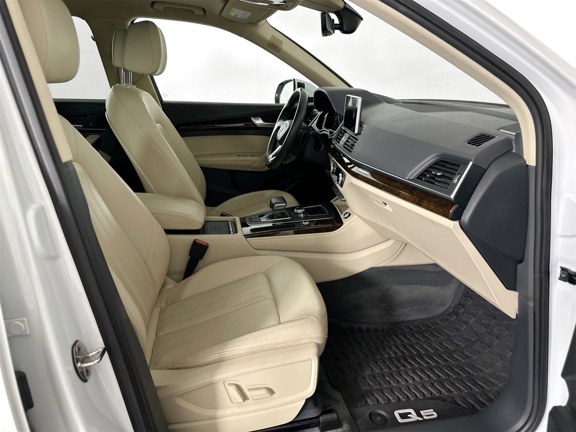 Used 2020 Audi Q5 2.0T Premium Plus w/ Premium Plus Package image 25