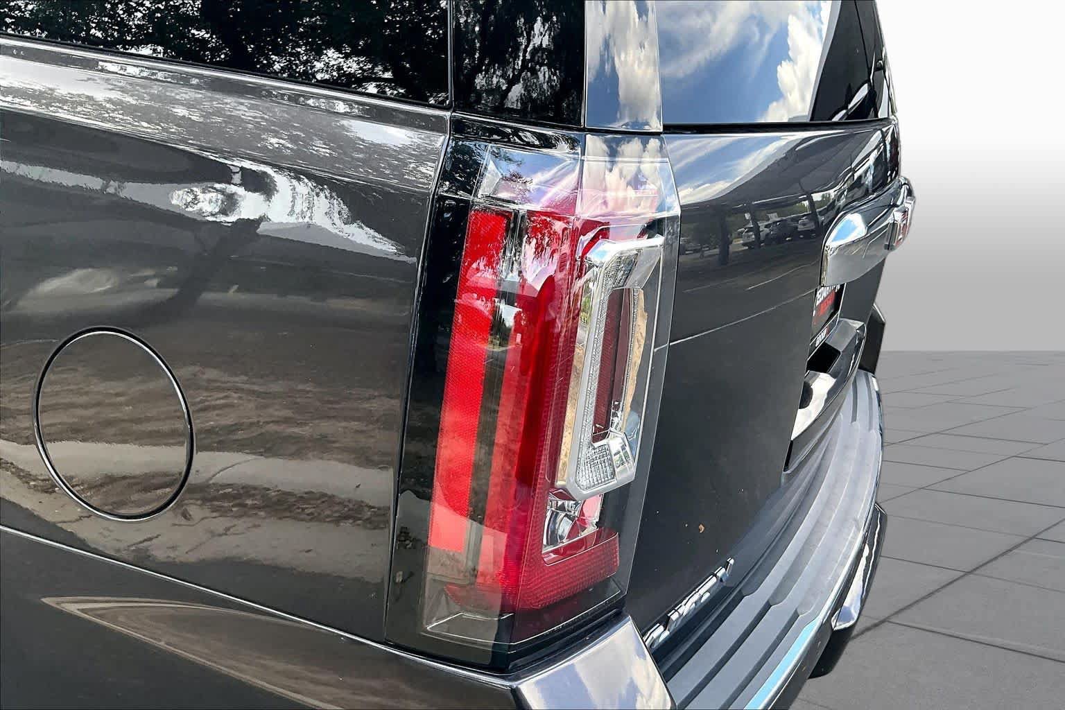 Used 2016 GMC Yukon Denali w/ Open Road Package AWD/4WD image 29