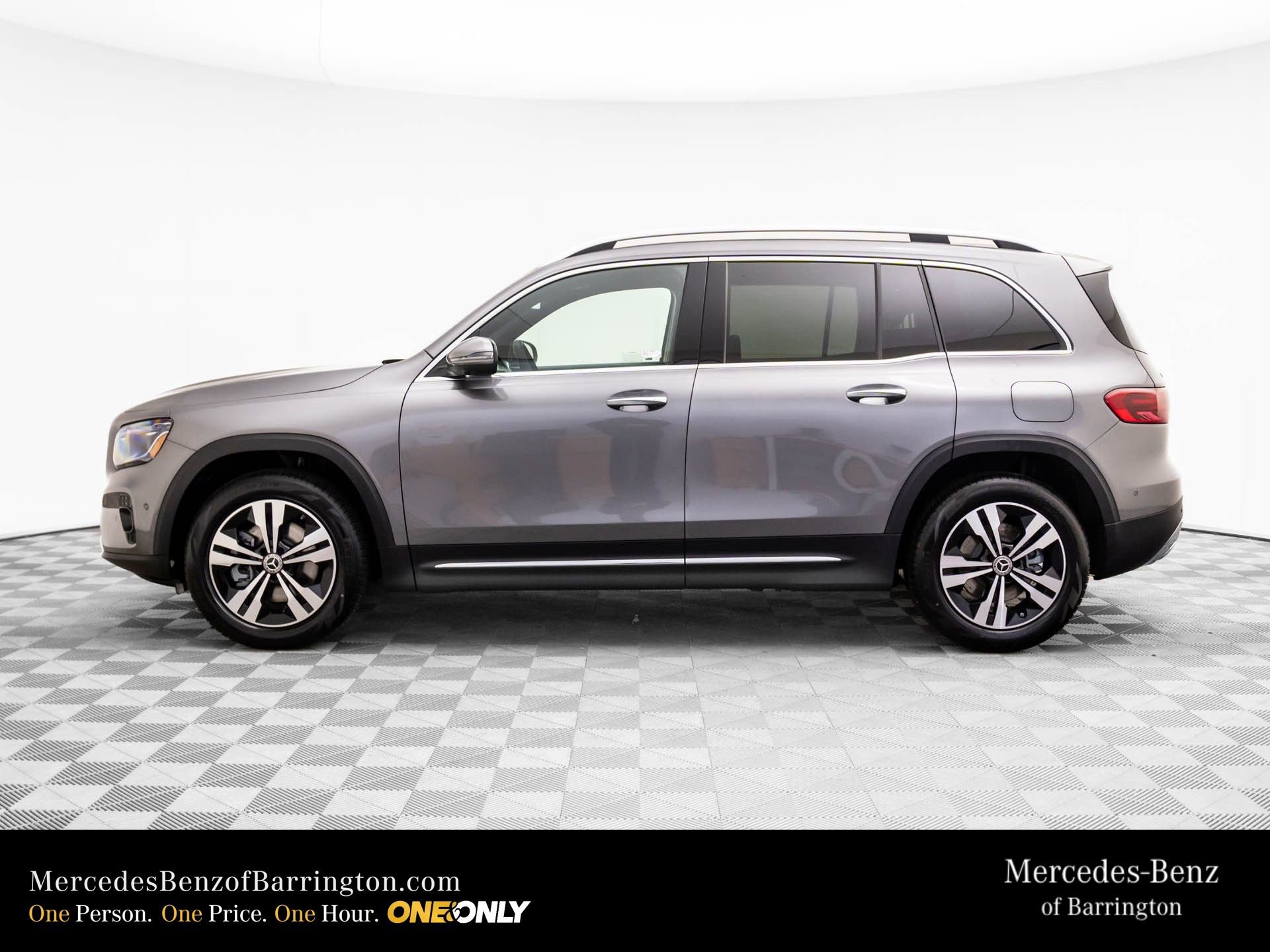 New 2026 Mercedes-Benz GLB 250 4MATIC image 2