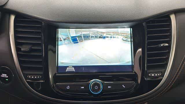Used 2018 Chevrolet Trax LT w/ LT Convenience Package AWD/4WD image 19