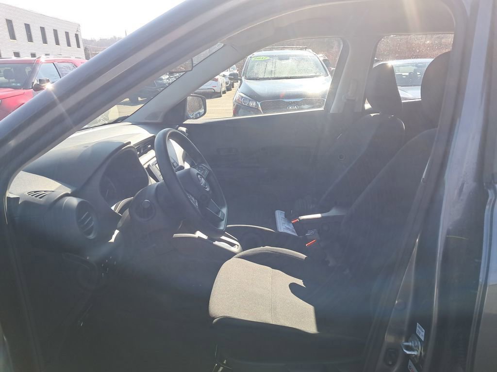 Certified 2025 Nissan Kicks Play S image 11