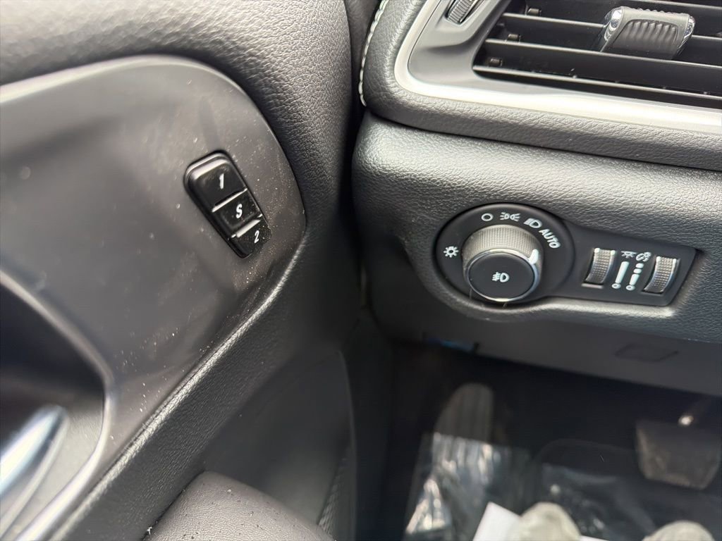 New 2026 Chrysler Pacifica Select image 14