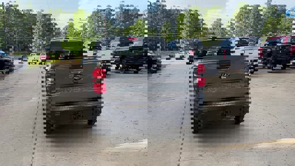 New 2025 Ford Maverick XLT w/ XLT Luxury Package image 5