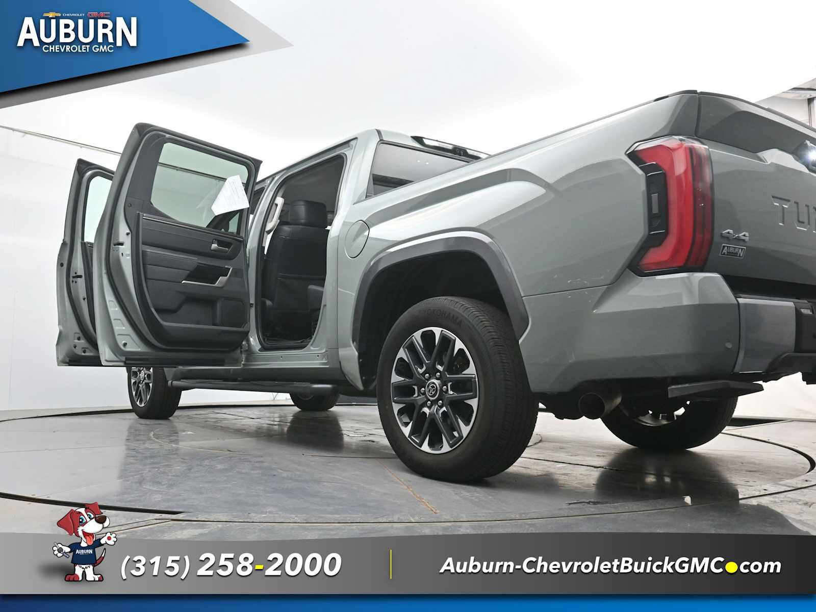 Used 2024 Toyota Tundra Limited AWD/4WD image 38
